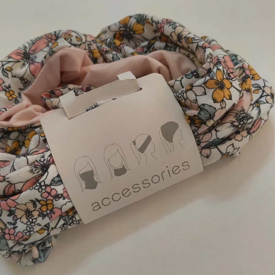 شال گردن صورتی