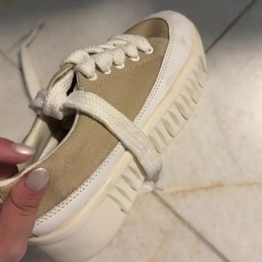 کفش اسپرت دخترونه