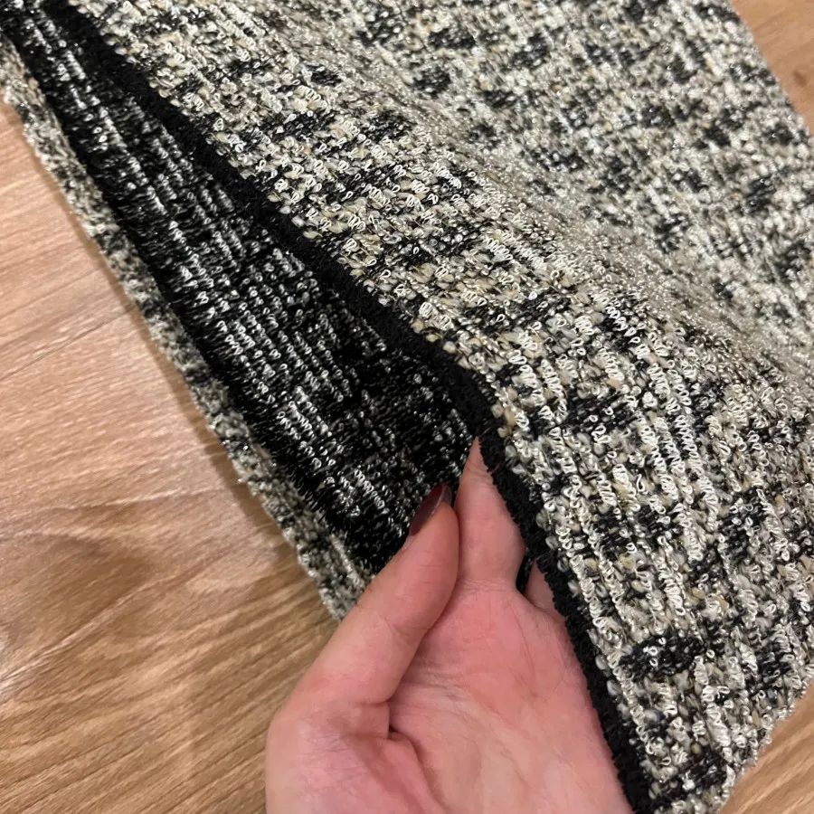 یک مترونیم پارچه پالتویی