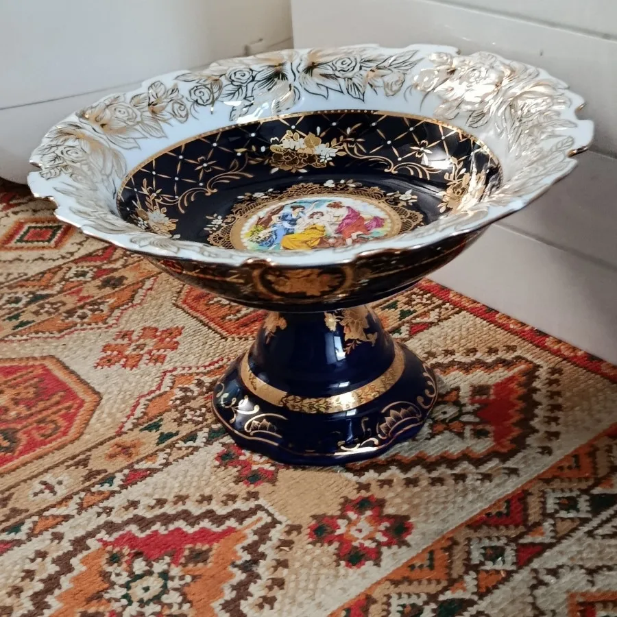 میوه خوری پایه دار