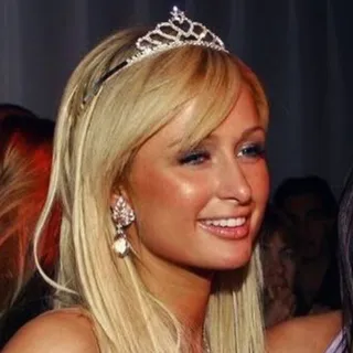 تاج پاریس هیلتون