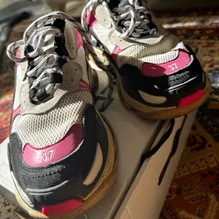 کتونی بالنسیاگا