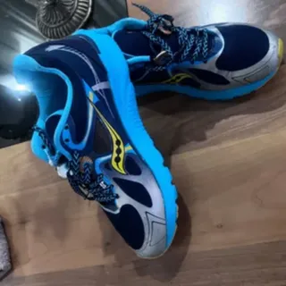 کفش کتونی ساکنی