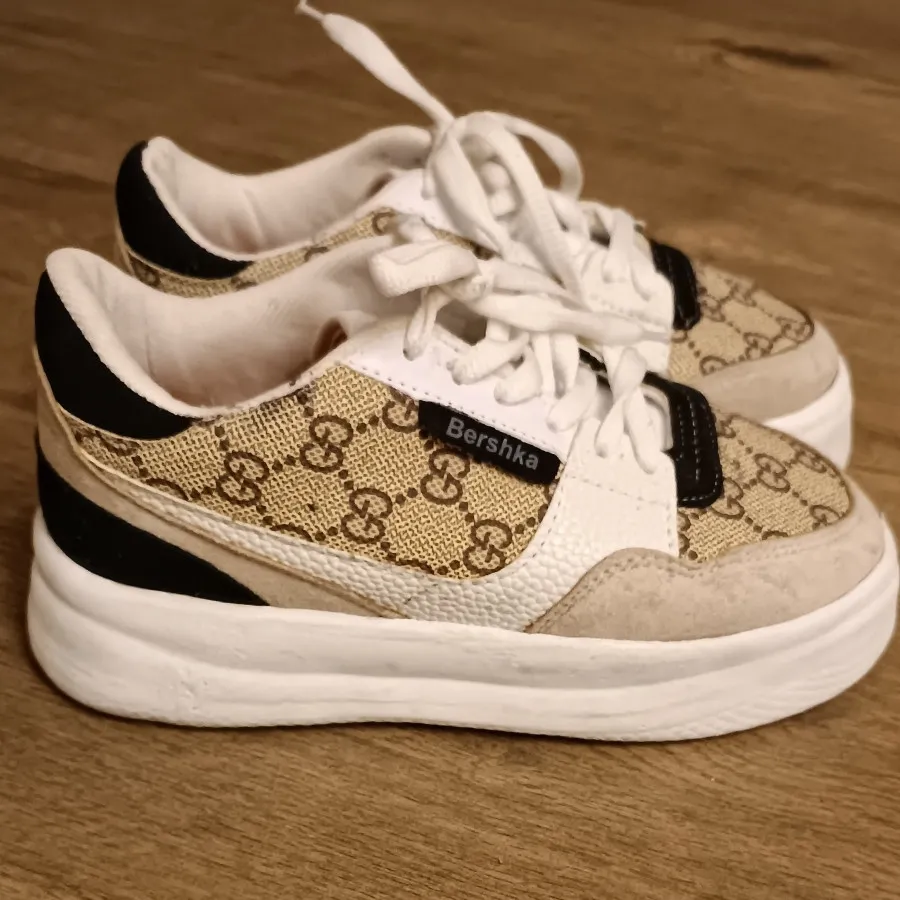 کتونی لژدار