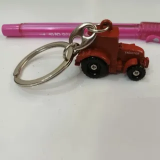 جاکلیدی تراکتور قرمز