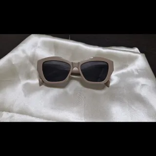 عینک افتابی پرادا