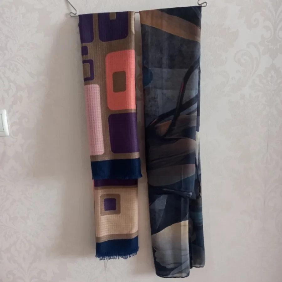 روسری طرح دار رنگی