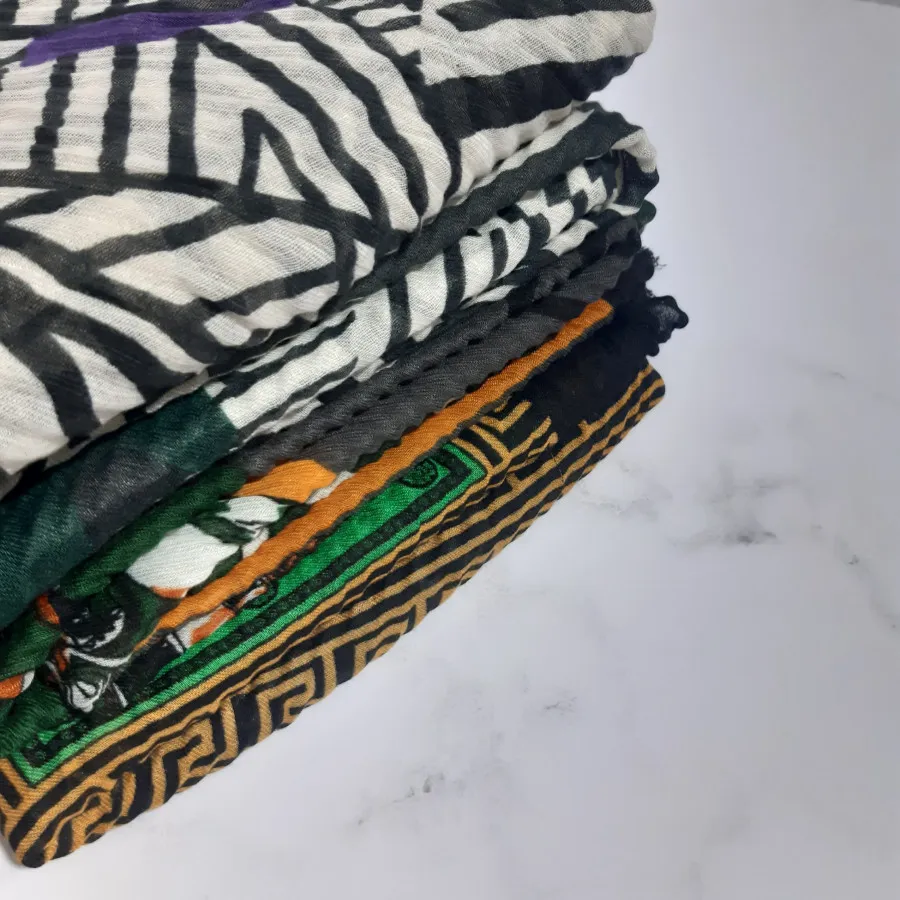 شال پلیسه طرح دار