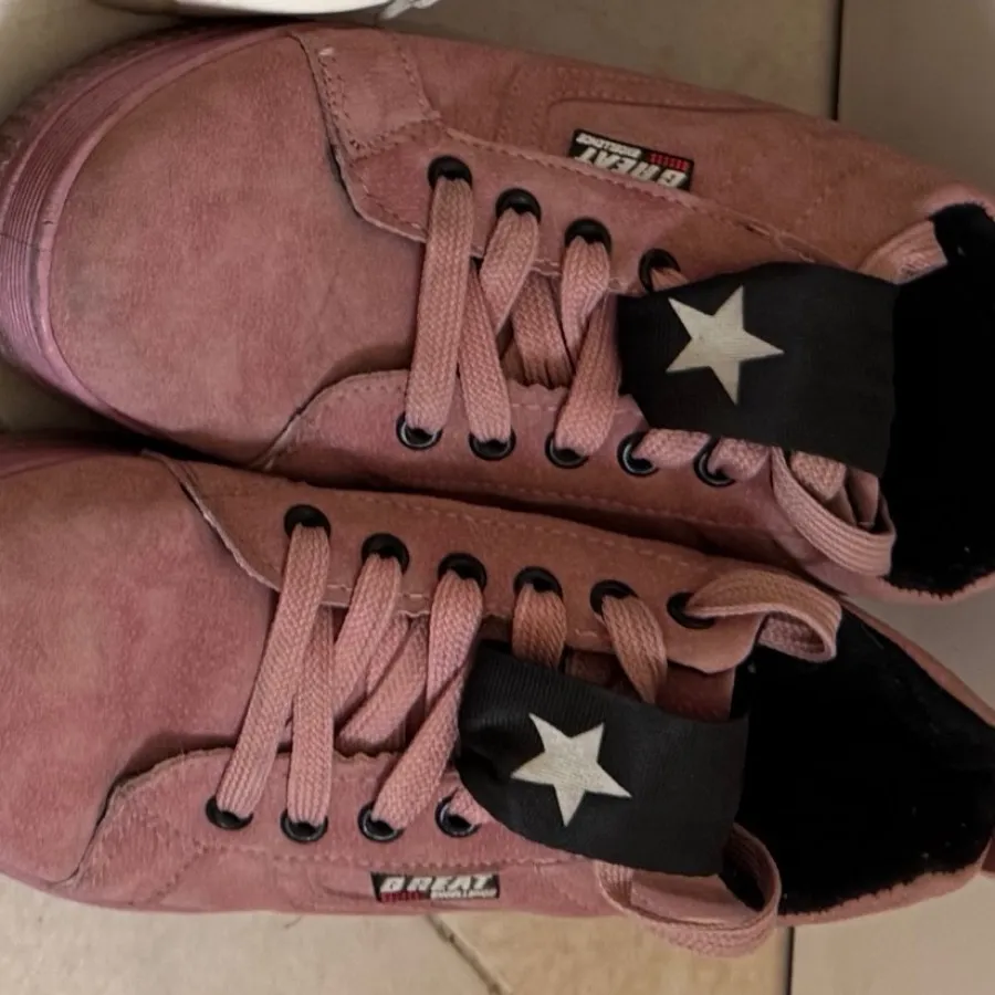 کتونی صورتی لژدار 39