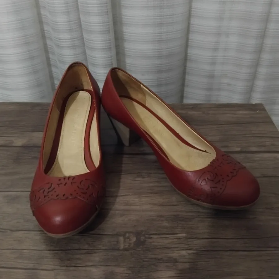 کفش بوفالو سفید