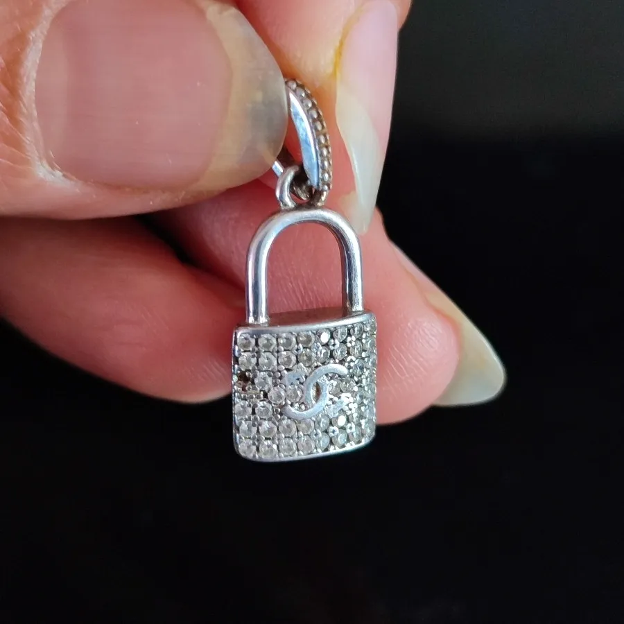 پلاک نقره طرح قفل