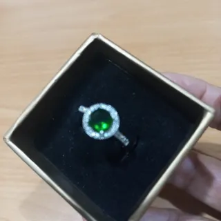 انگشتر نقره نگین زمردی