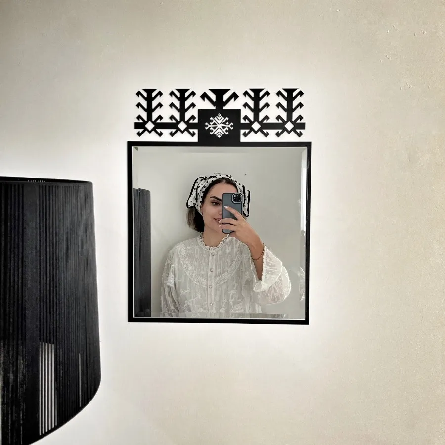 آینه دیواری کلاسیک مشکی