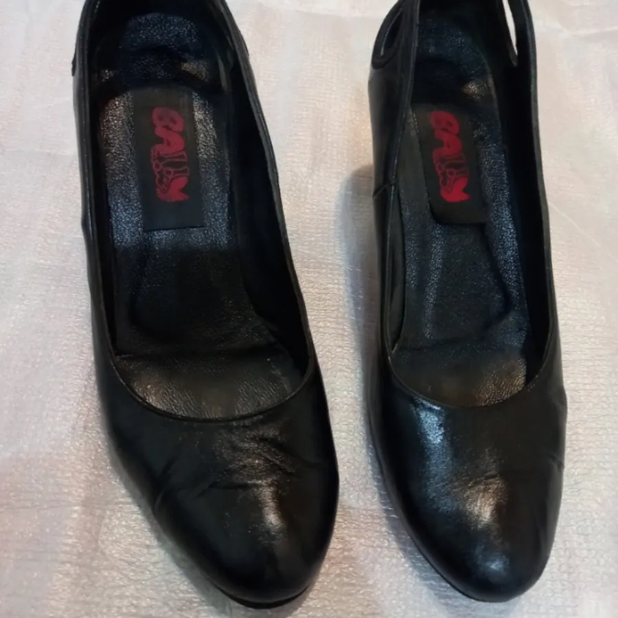 کفش چرم بالی