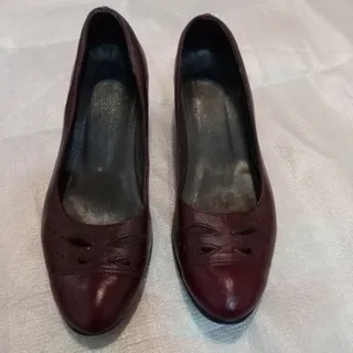 کفش چرم زرشکی