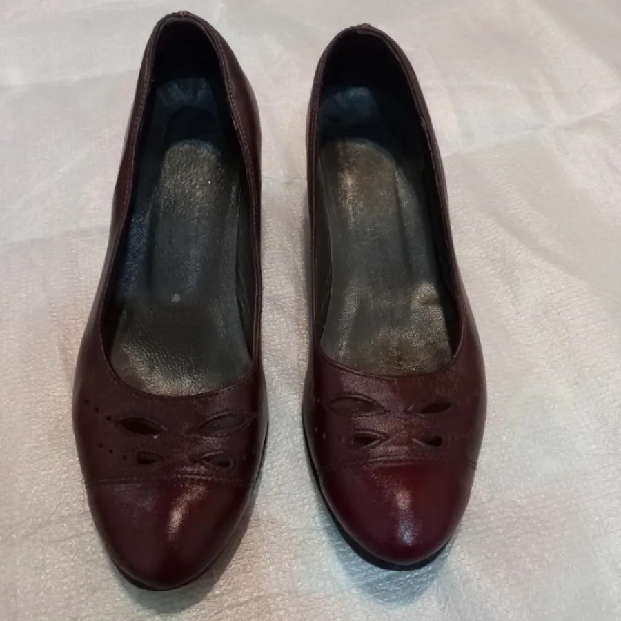 کفش چرم زرشکی