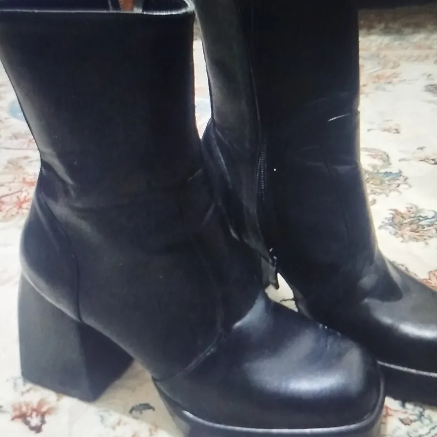 بوت بلندبرندبرشکا