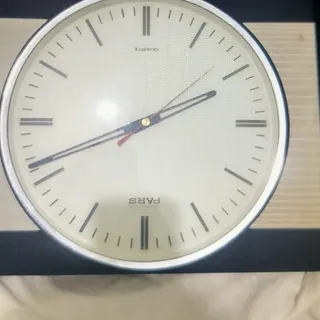 ساعت دیواری قدیمی