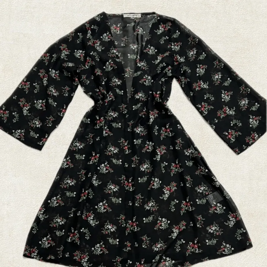 رو لباسی  گل گلی