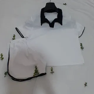 بلوز و شلوارک.