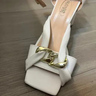 کفش پاشنه بلند کارتیر