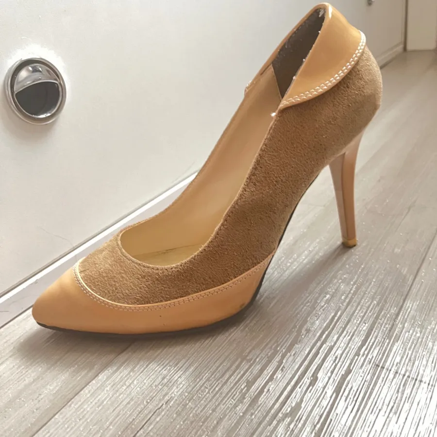 کفش نوک تیز پاشنه بلند