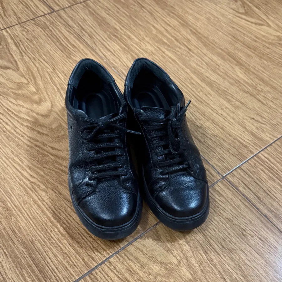 کتونی مشکی چرم تبریز