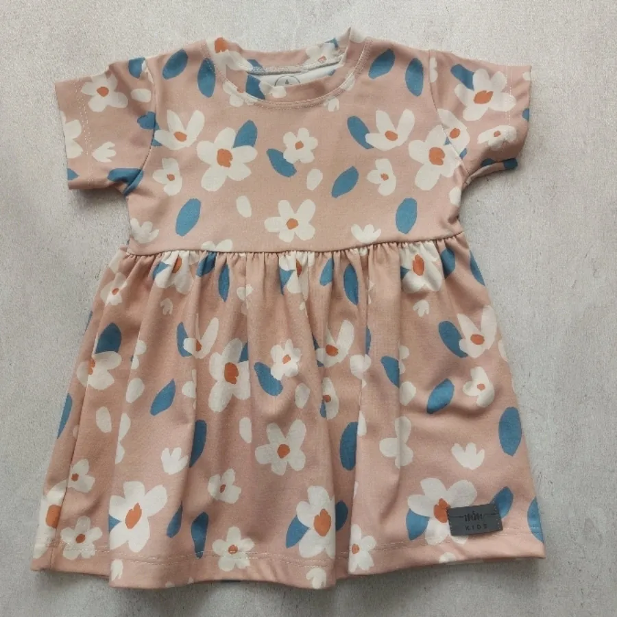 پیراهن دخترانه