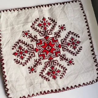 کوسن گلدوزی