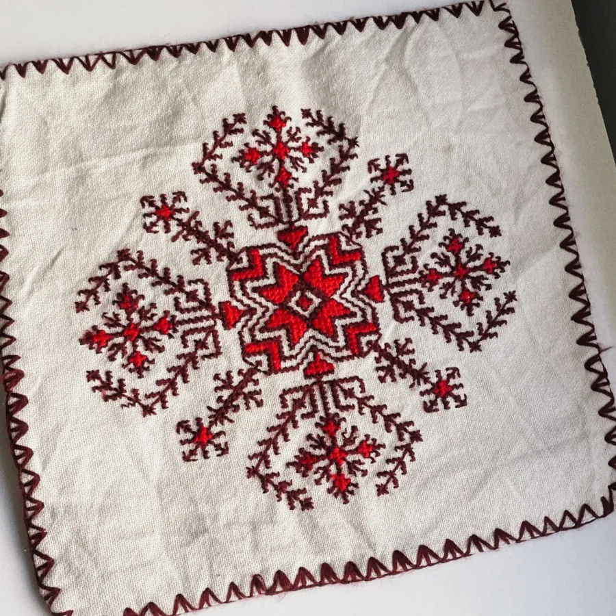 کوسن گلدوزی