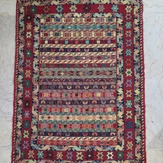 گلیم پشمی دستباف