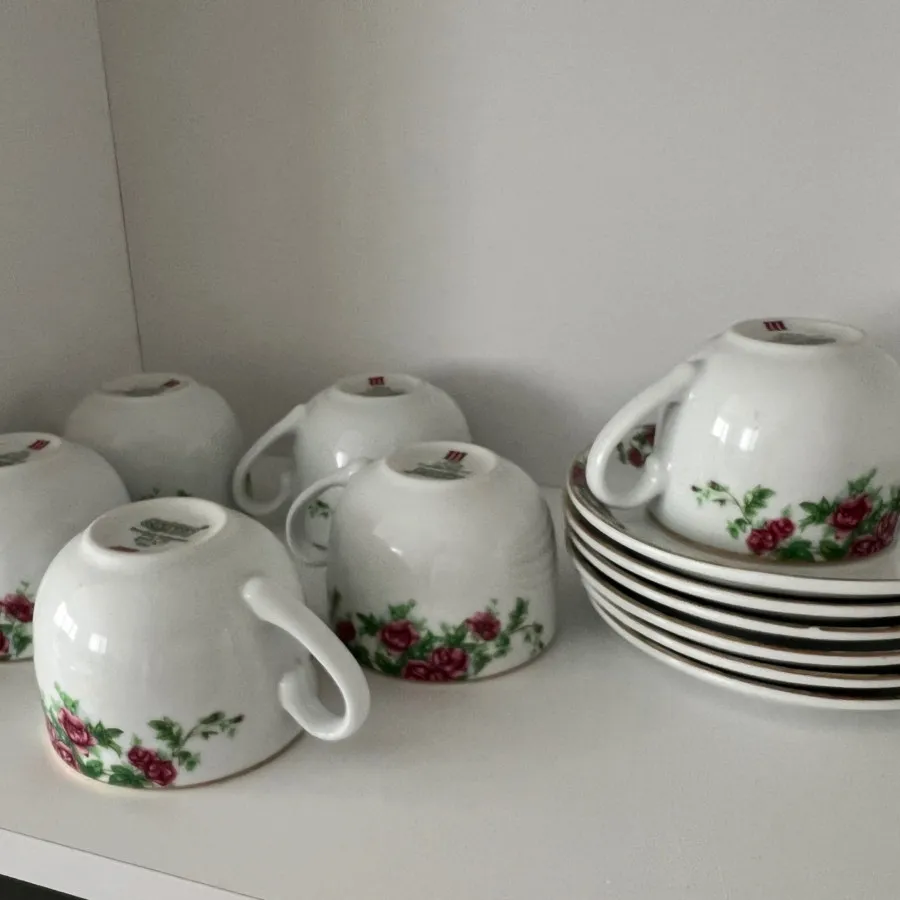 فنجان و نعلبکی