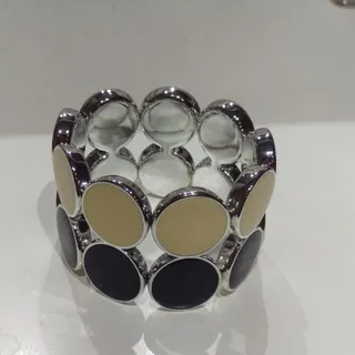 دسبند سیاه و سفید