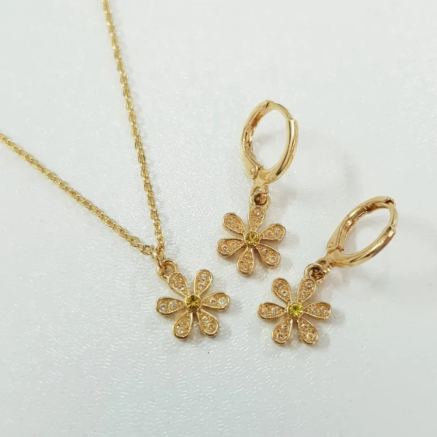 نیم ست گل بابونه نگین دار