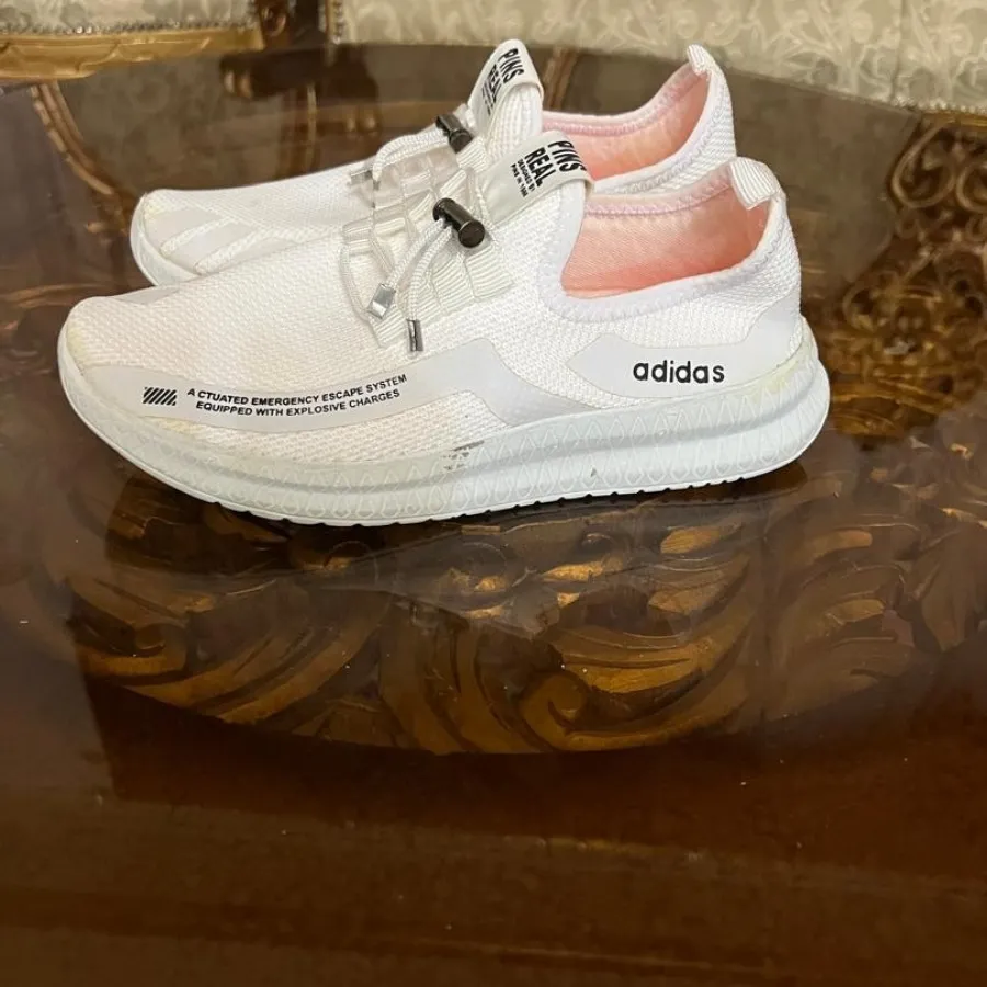 کفش Adidas