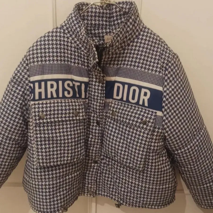 کاپشن کریستین دیور