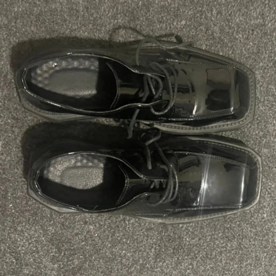 کفش چرم براق