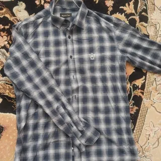 پیراهن دکمه دار