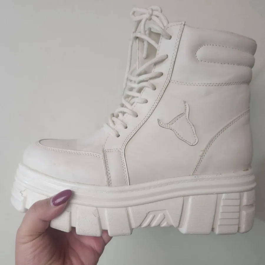 نیم بوت لژدار