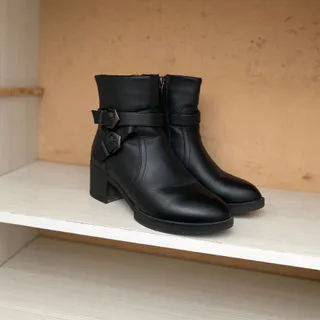 نیم بوت خارجی