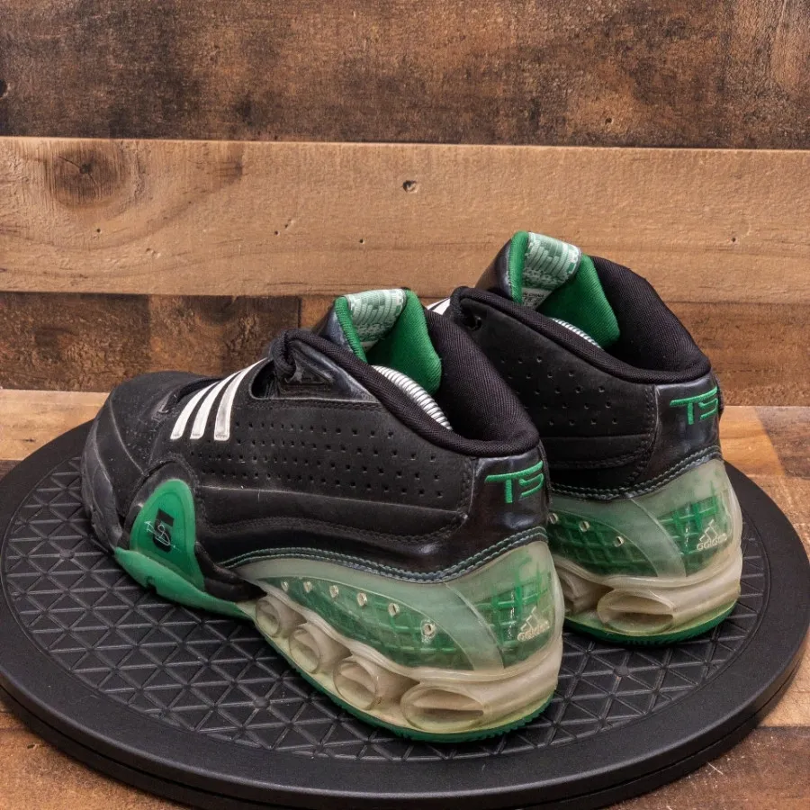 کفش بسکتبال والیبال بزرگ