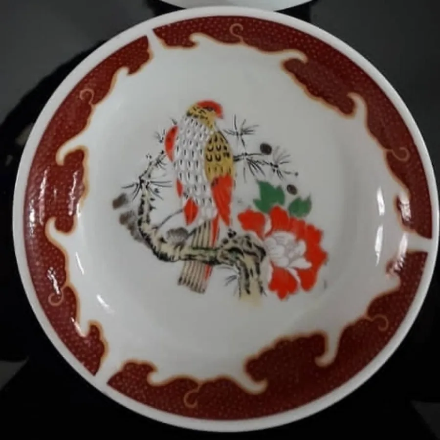 دیوارکوب یا نعلبکی ژاپنی