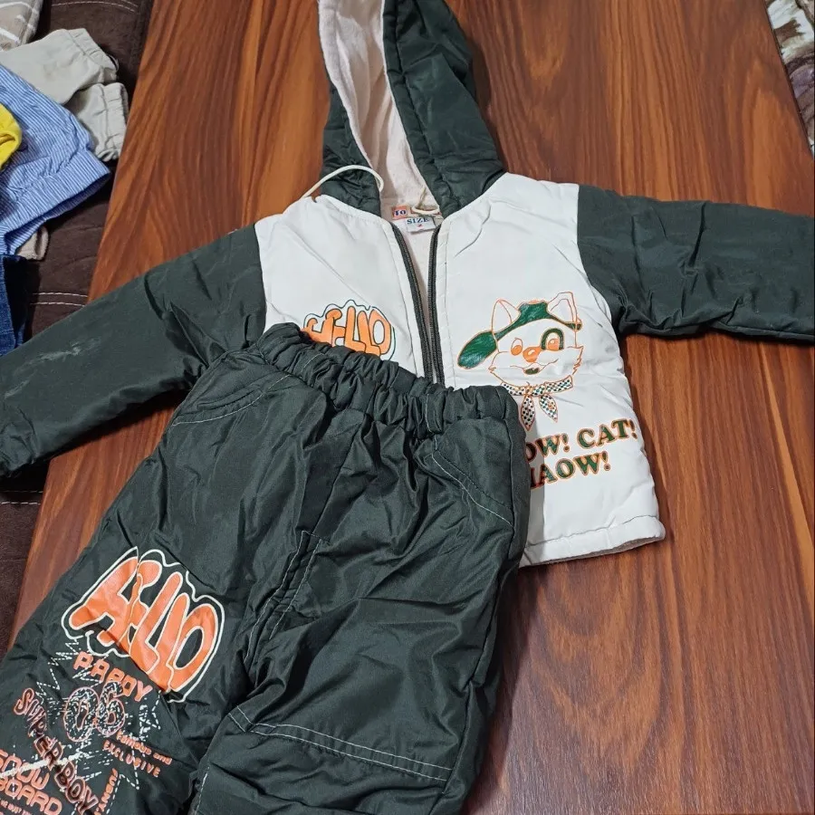 کاپشن و شلوار بچگانه