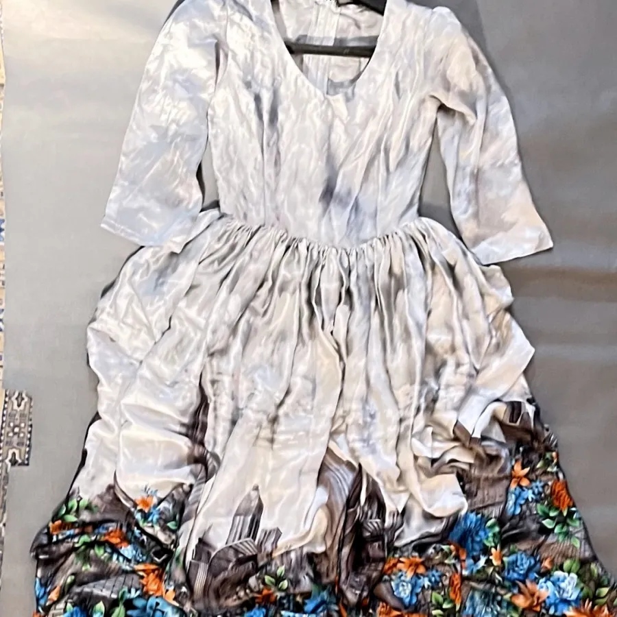 لباس عروسکی