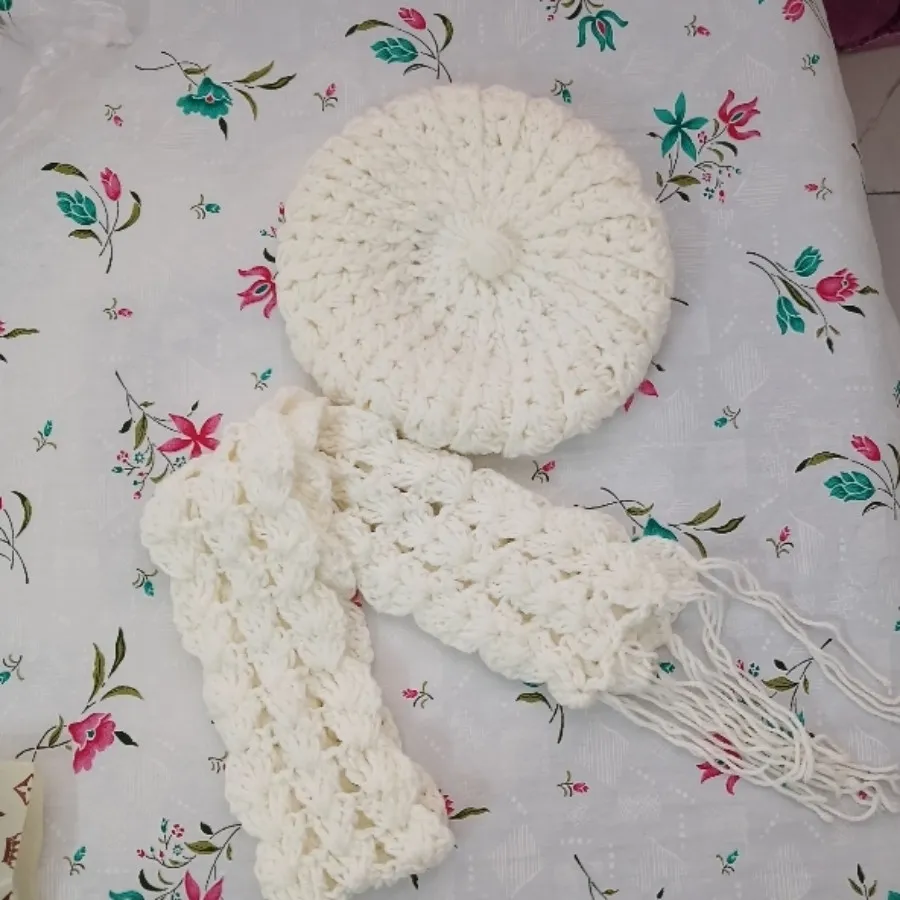 کلاه و شال بافت