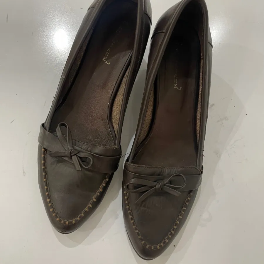 کفش چرم قهوه ای زنانه 42