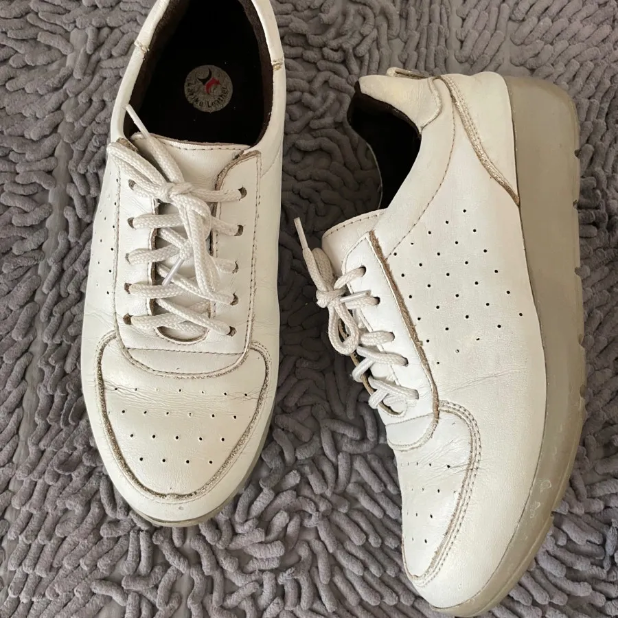 کتونی چرم سفید طبی 38