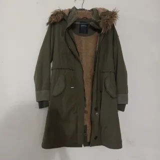 کاپشن جین وست