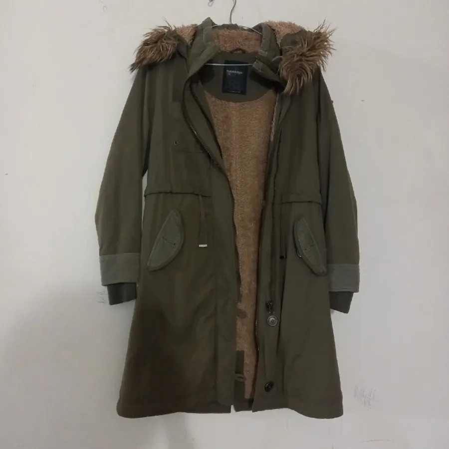 کاپشن جین وست