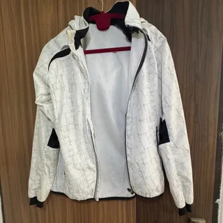 سوییشرت ورزشی سفید مشکی